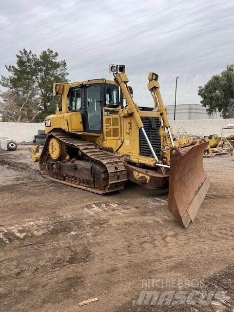 CAT D6T XW بلدوزرات مجنزرة
