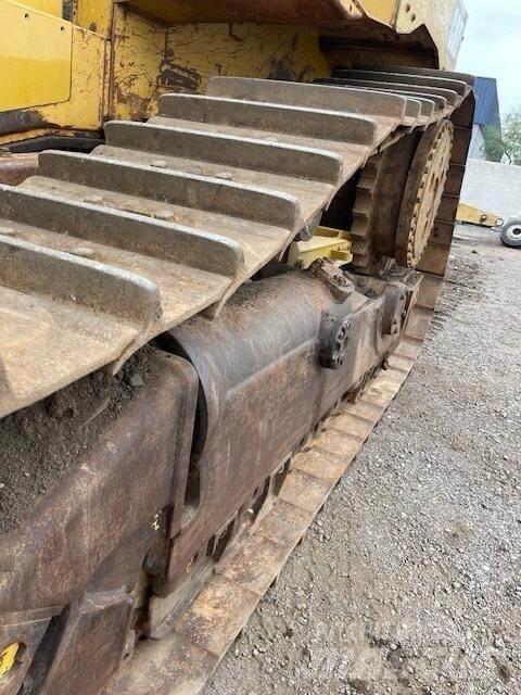 CAT D6T XW بلدوزرات مجنزرة