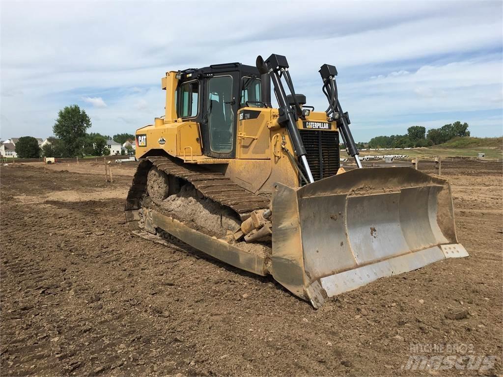 CAT D6T XW بلدوزرات مجنزرة