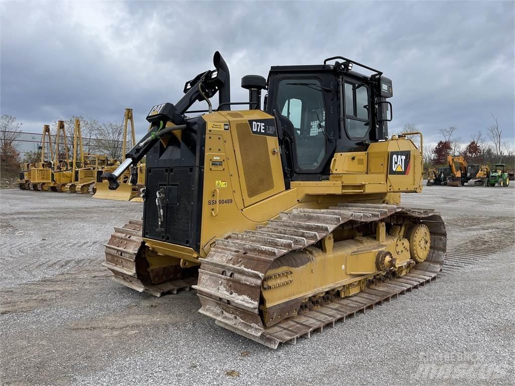 CAT D7E LGP بلدوزرات مجنزرة