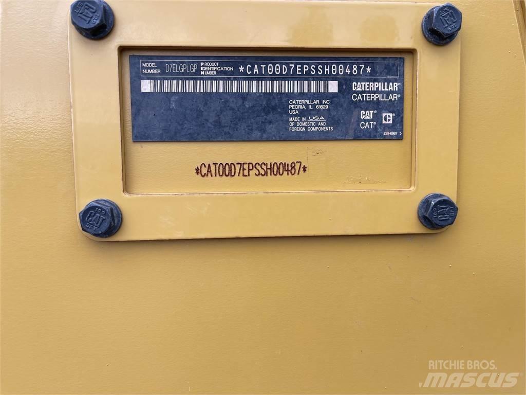 CAT D7E LGP بلدوزرات مجنزرة