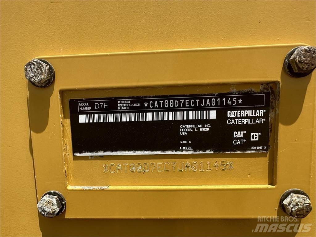CAT D7E LGP بلدوزرات مجنزرة