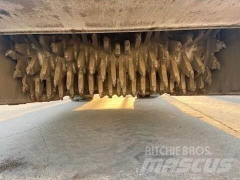CAT RM-300 معدات إعادة تدوير الأسفلت
