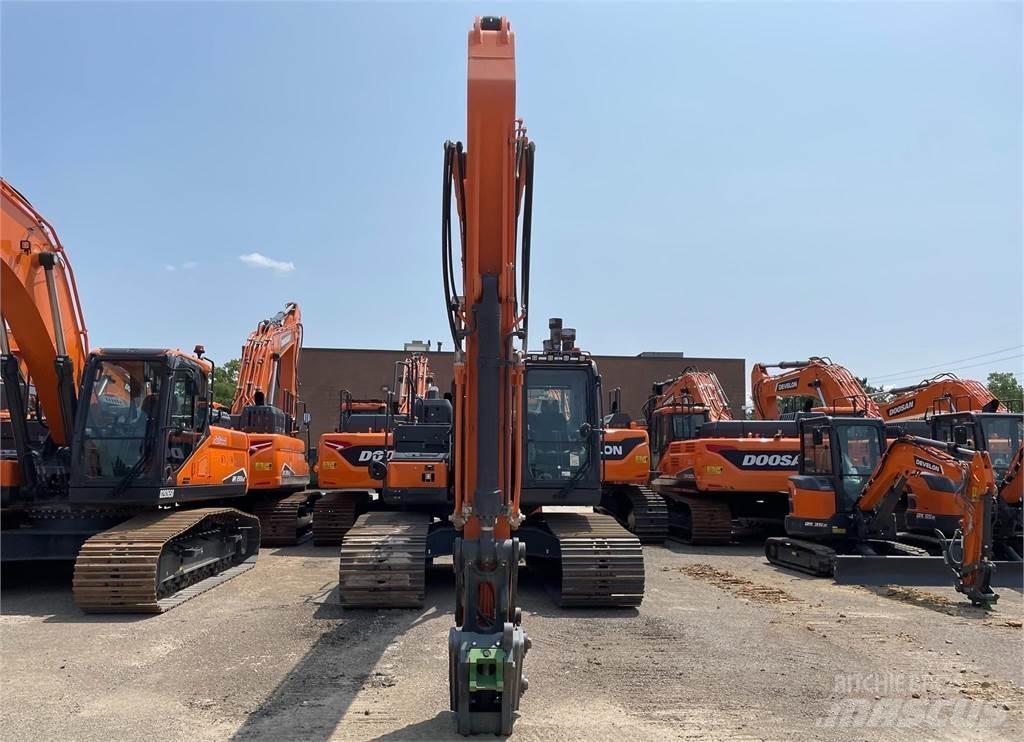 Develon DX225 LC-7 حفارات زحافة