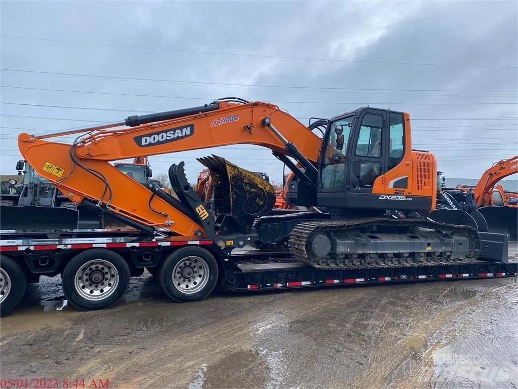 Develon DX235 LCR-5 حفارات زحافة