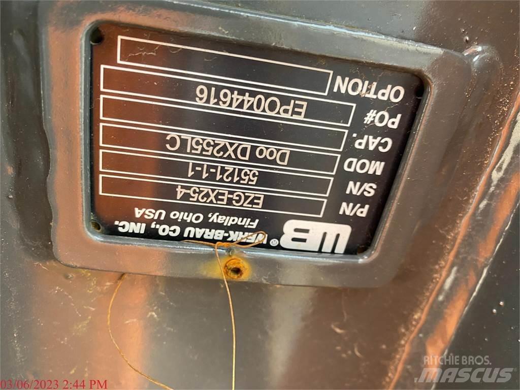 Develon DX255 LC-7 حفارات زحافة