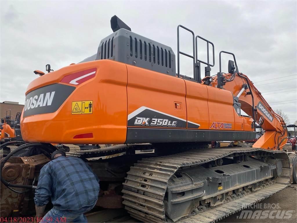 Develon DX350 LC-7 حفارات زحافة