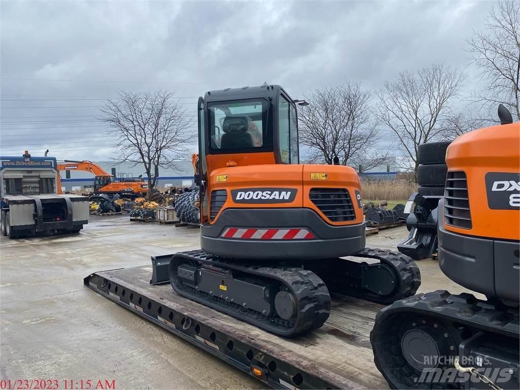 Develon DX62R-3 حفارات زحافة