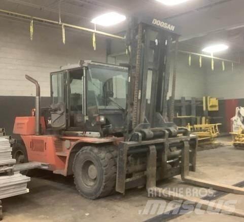 Doosan D160S-7 شاحنات ذات رافعات شوكية - أخرى