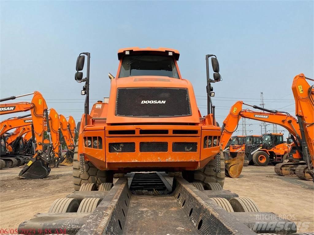 Doosan DA30-5 ساحبات مفصلية