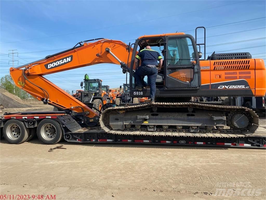 Doosan DX225 LC-5 حفارات زحافة