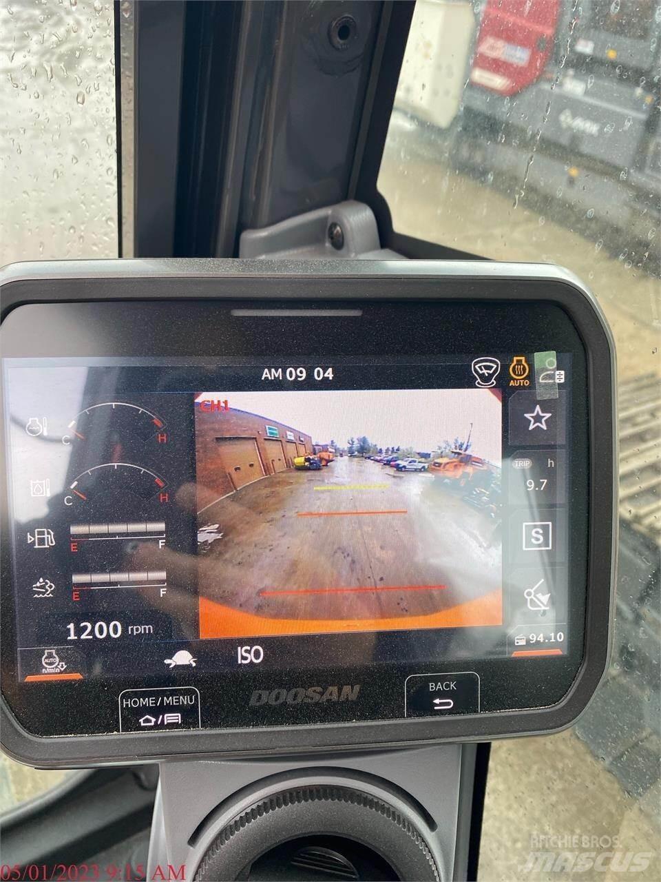 Doosan DX300 LC حفارات زحافة