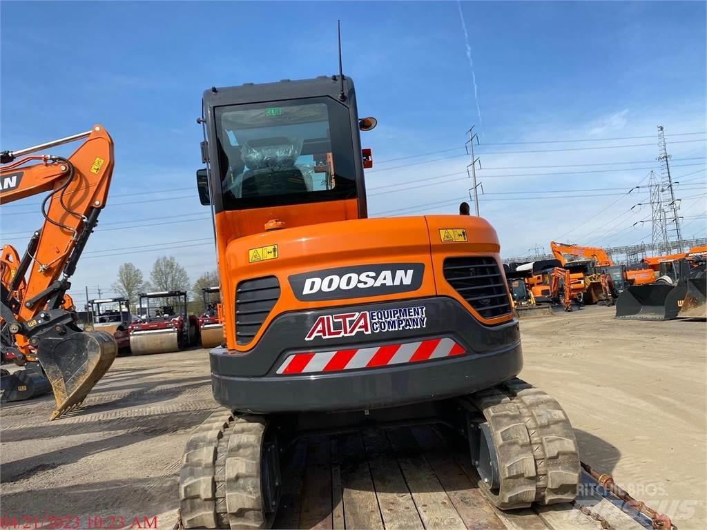 Doosan DX63-3 حفارات زحافة