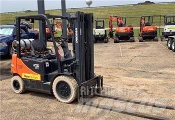 Doosan G25P-5 شاحنات ذات رافعات شوكية - أخرى