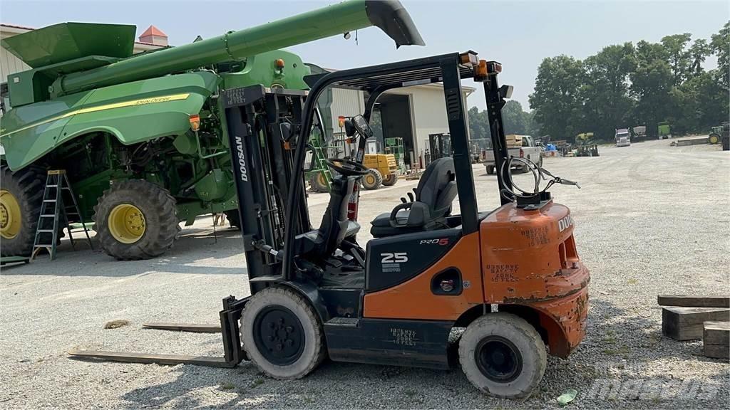 Doosan G25P-5 شاحنات ذات رافعات شوكية - أخرى