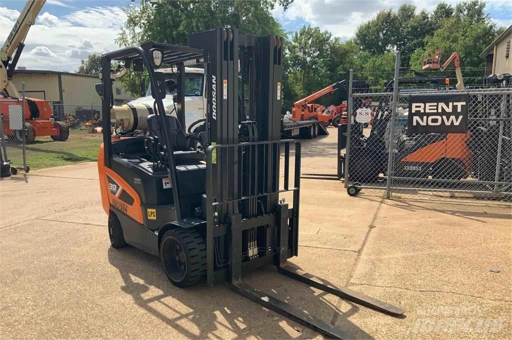 Doosan GC30S-9 شاحنات ذات رافعات شوكية - أخرى