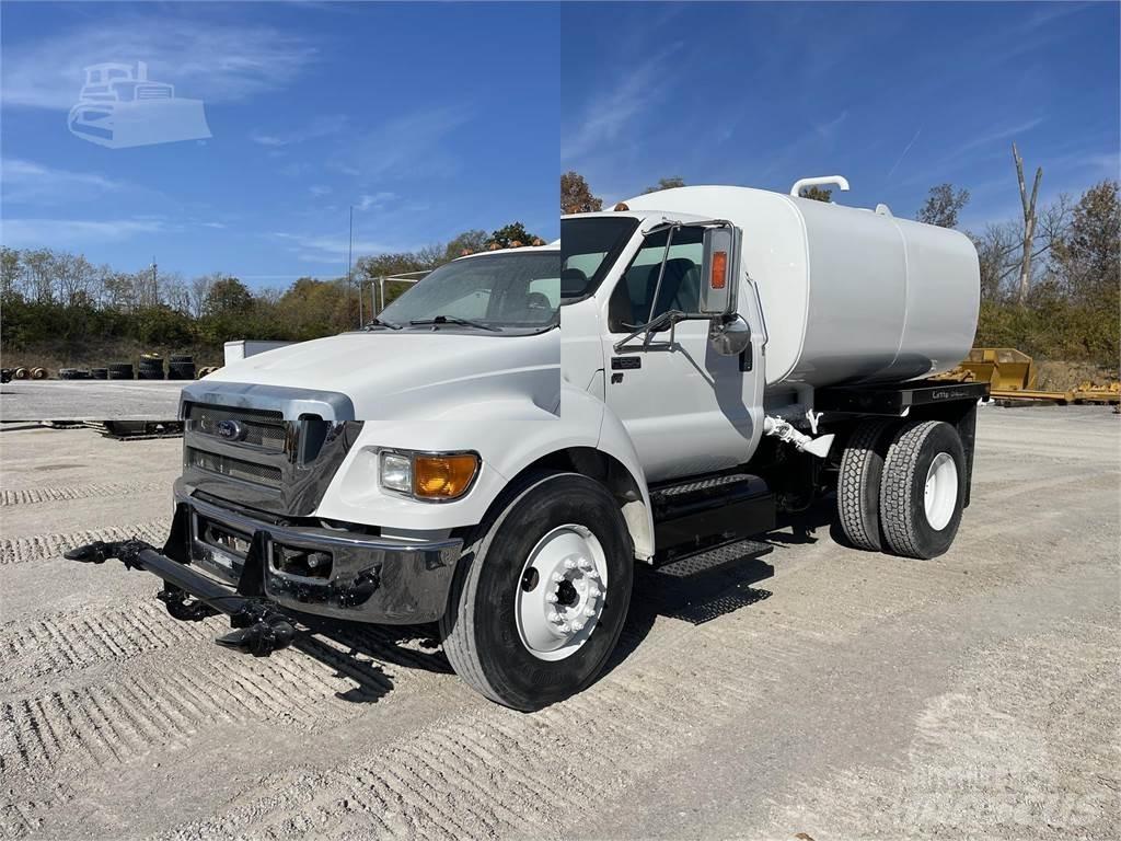 Ford F650 XL SD صهاريج مياه