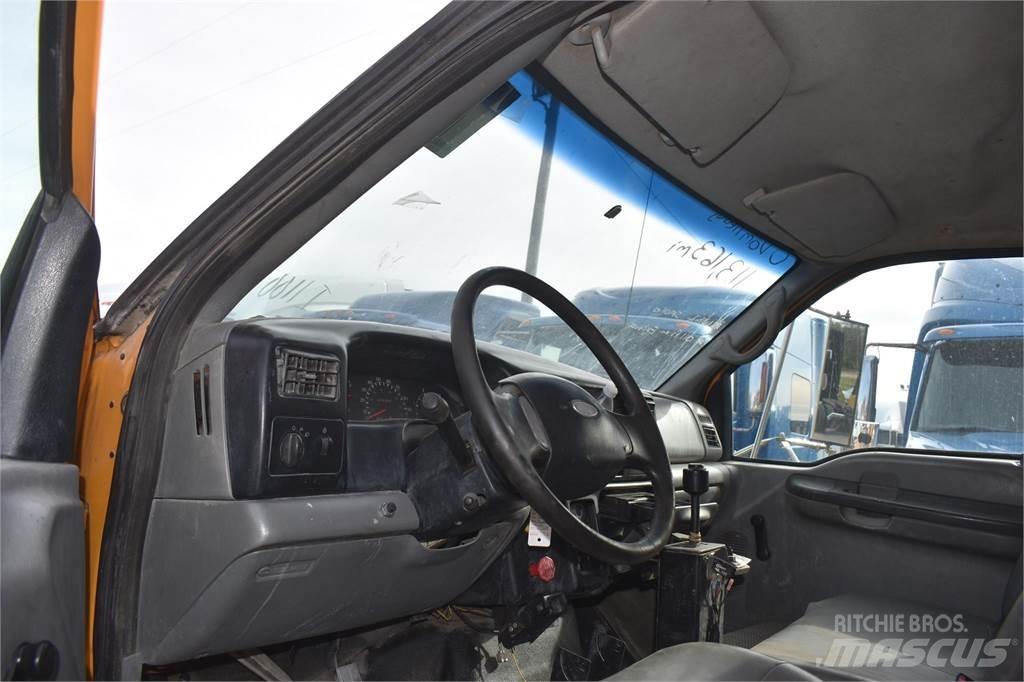 Ford F750 شاحنات قلابة