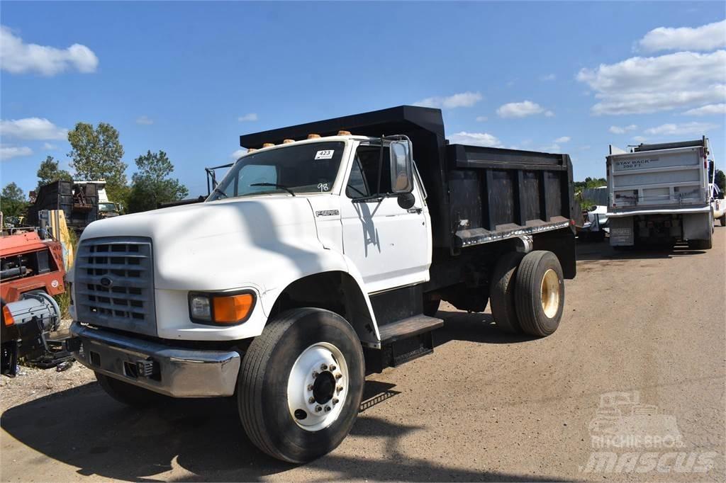 Ford F800 شاحنات قلابة