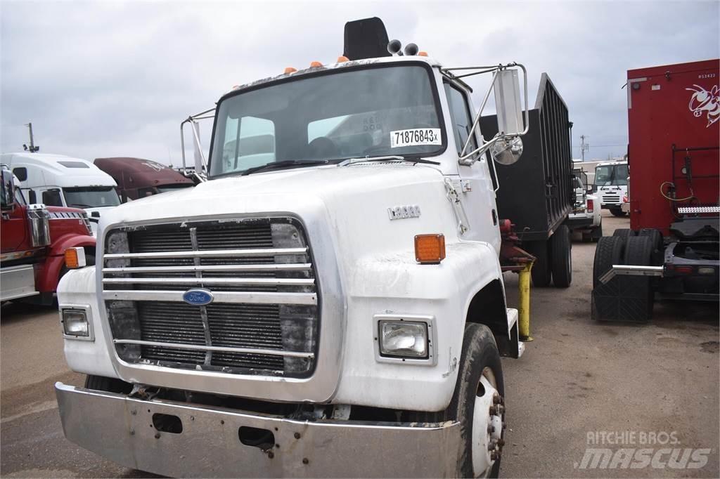 Ford L8000 شاحنات الرافعات