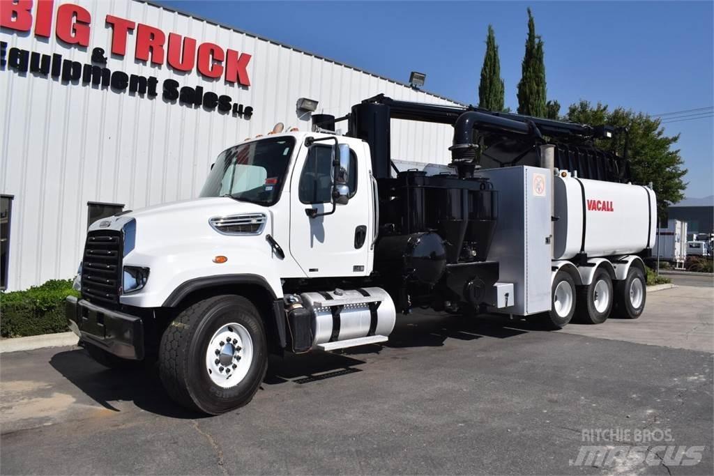 Freightliner 114SD شاحنات ذات صهاريج