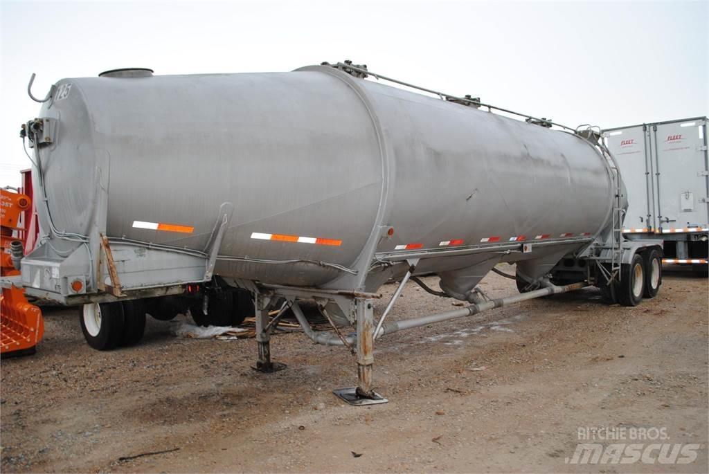 Fruehauf  مقطورات ذات صهاريج