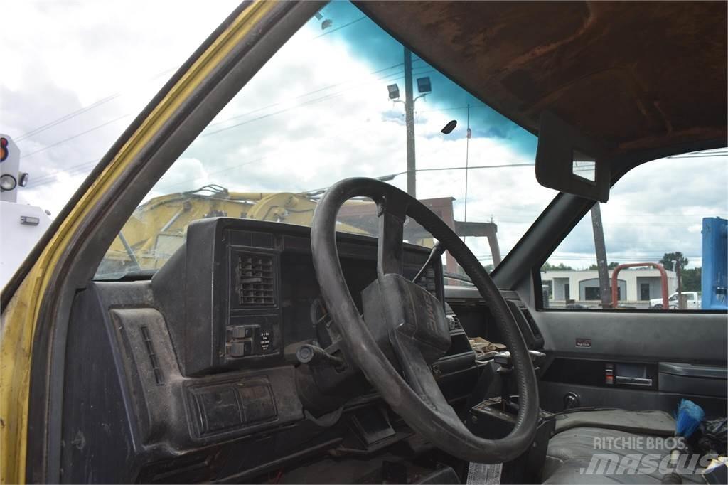 GMC TOPKICK C6500 شاحنات قلابة