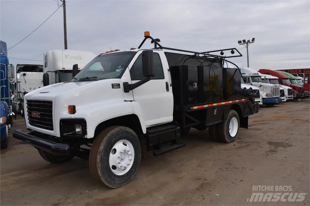 GMC TOPKICK C6500 شاحنات ذات صهاريج