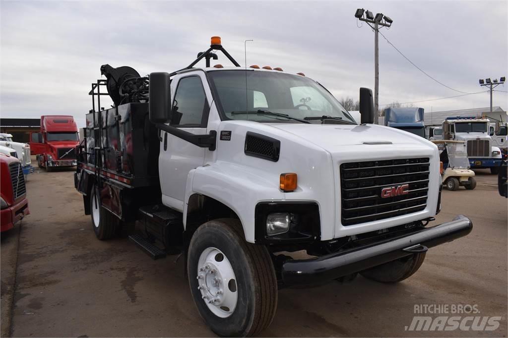 GMC TOPKICK C6500 شاحنات ذات صهاريج