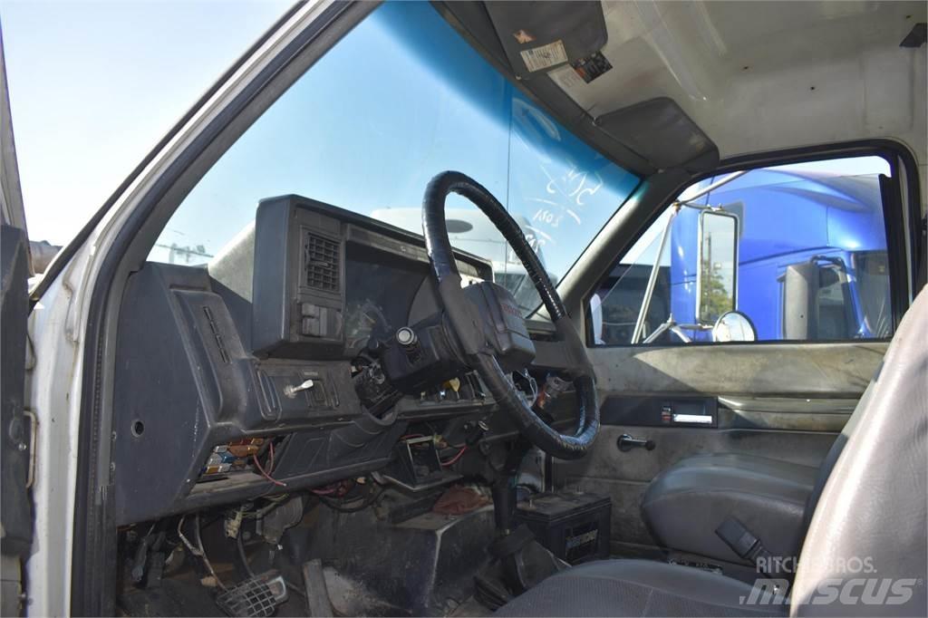 GMC TOPKICK C8500 شاحنات ذات صهاريج