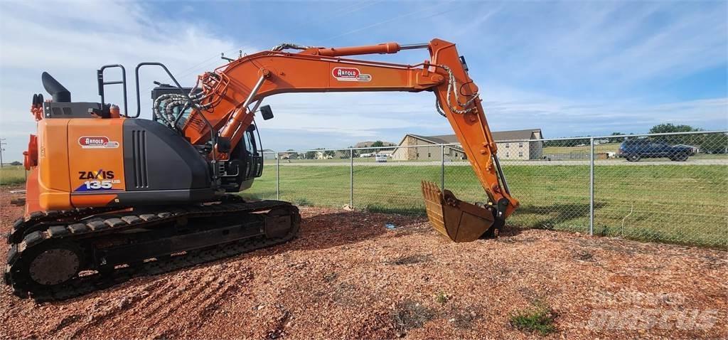 Hitachi ZX135US-6 حفارات زحافة
