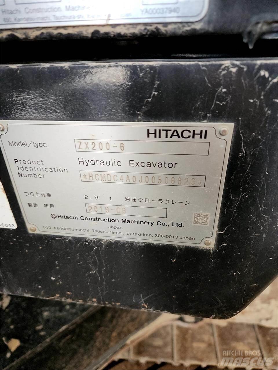 Hitachi ZX200-6 حفارات زحافة