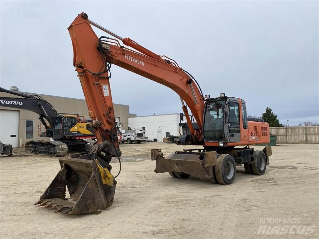 Hitachi ZX210W حفارات بعجل