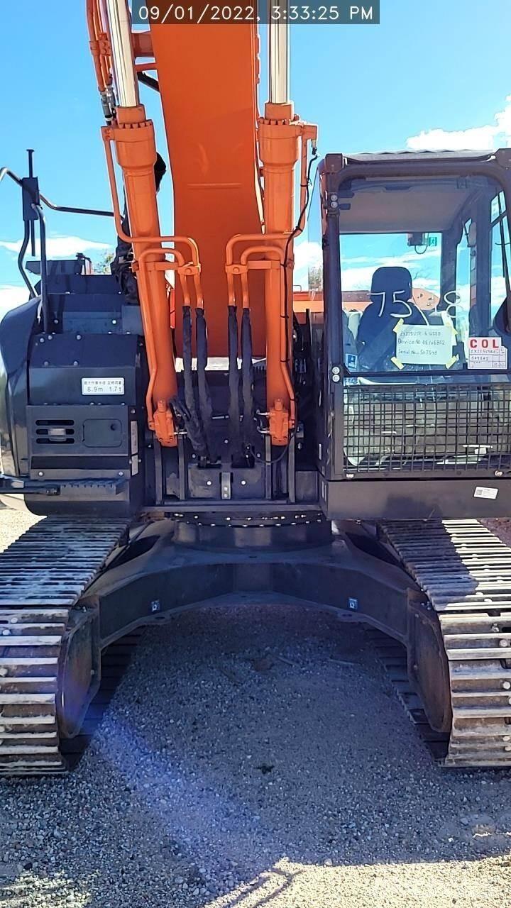 Hitachi ZX225US-6 حفارات زحافة