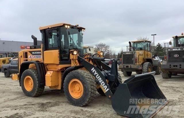 Hyundai HL930A لوادر بعجل