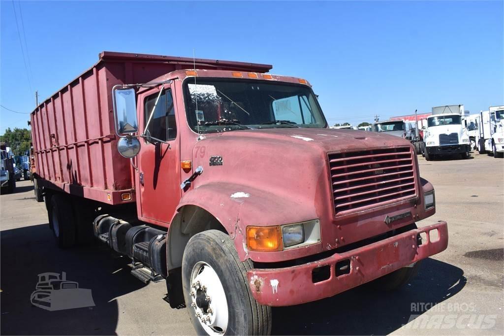 International 4700 شاحنات قلابة