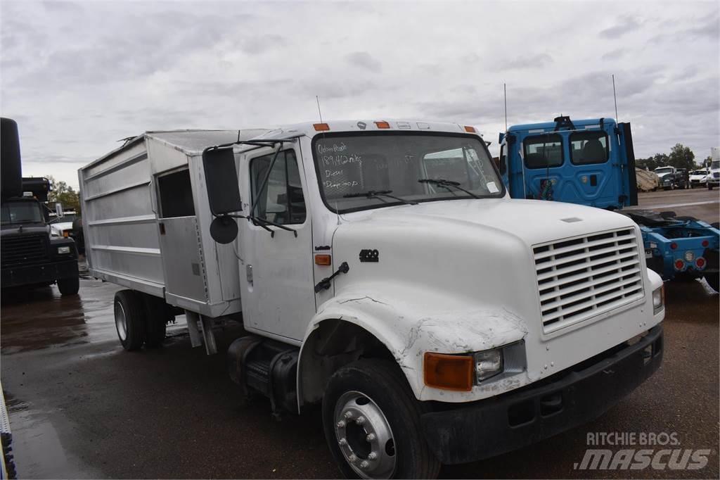 International 4700 شاحنات قلابة