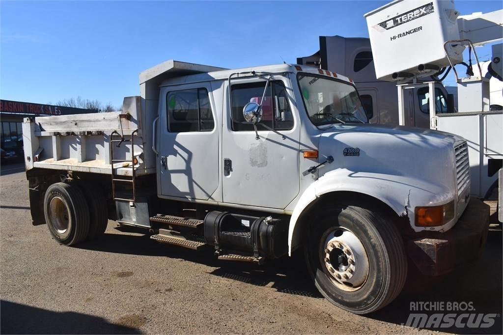 International 4700 شاحنات قلابة