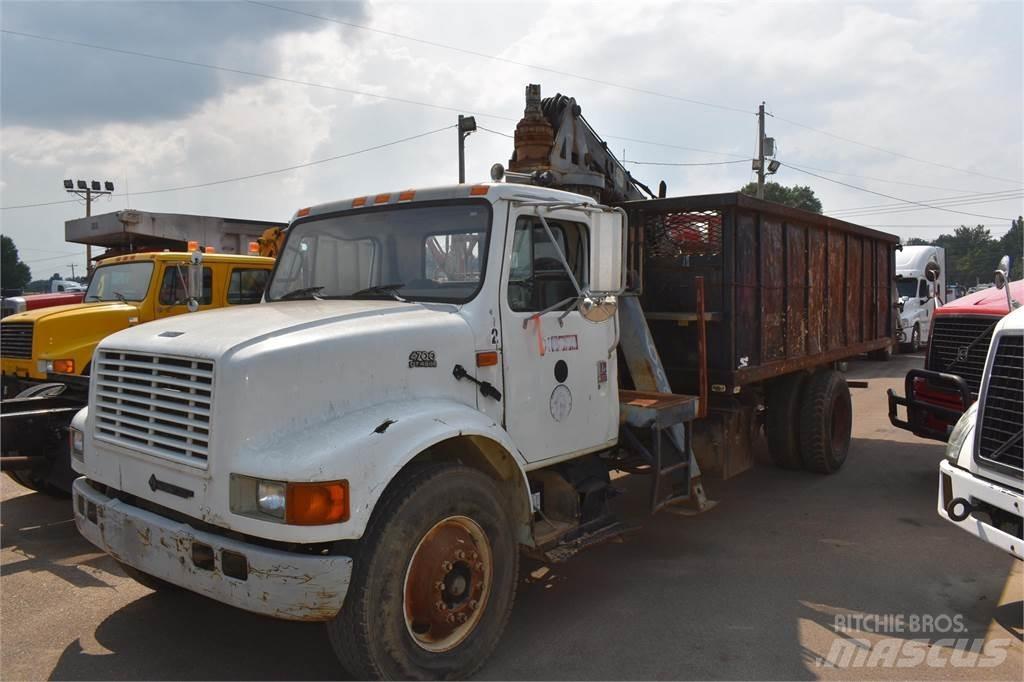 International 4900 شاحنات الرافعات