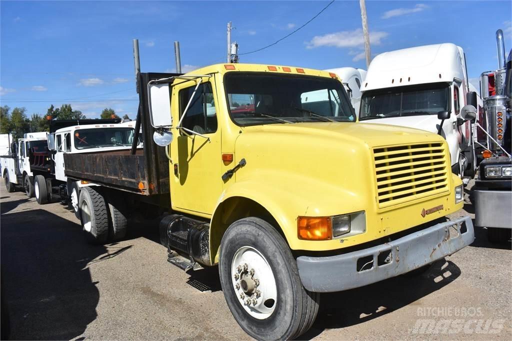 International 4900 شاحنات قلابة