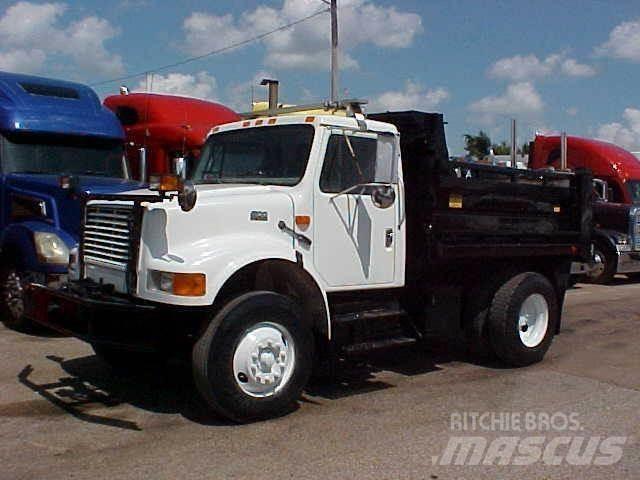 International 4900 شاحنات قلابة