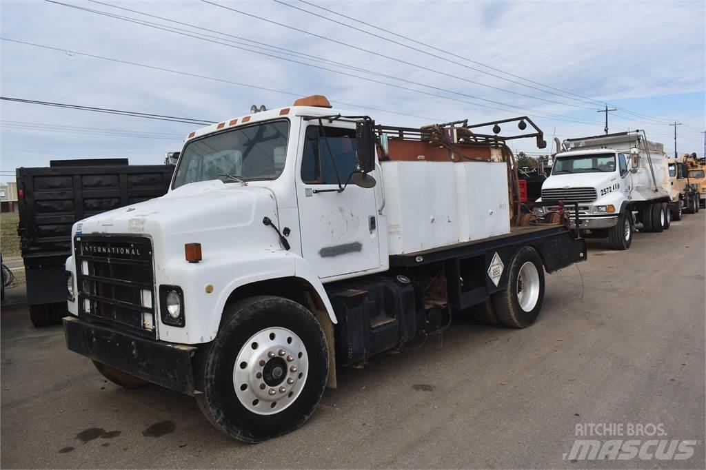 International S2300 شاحنات ذات صهاريج