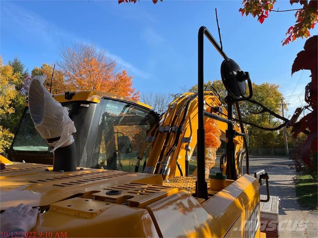 JCB 131X LC حفارات زحافة