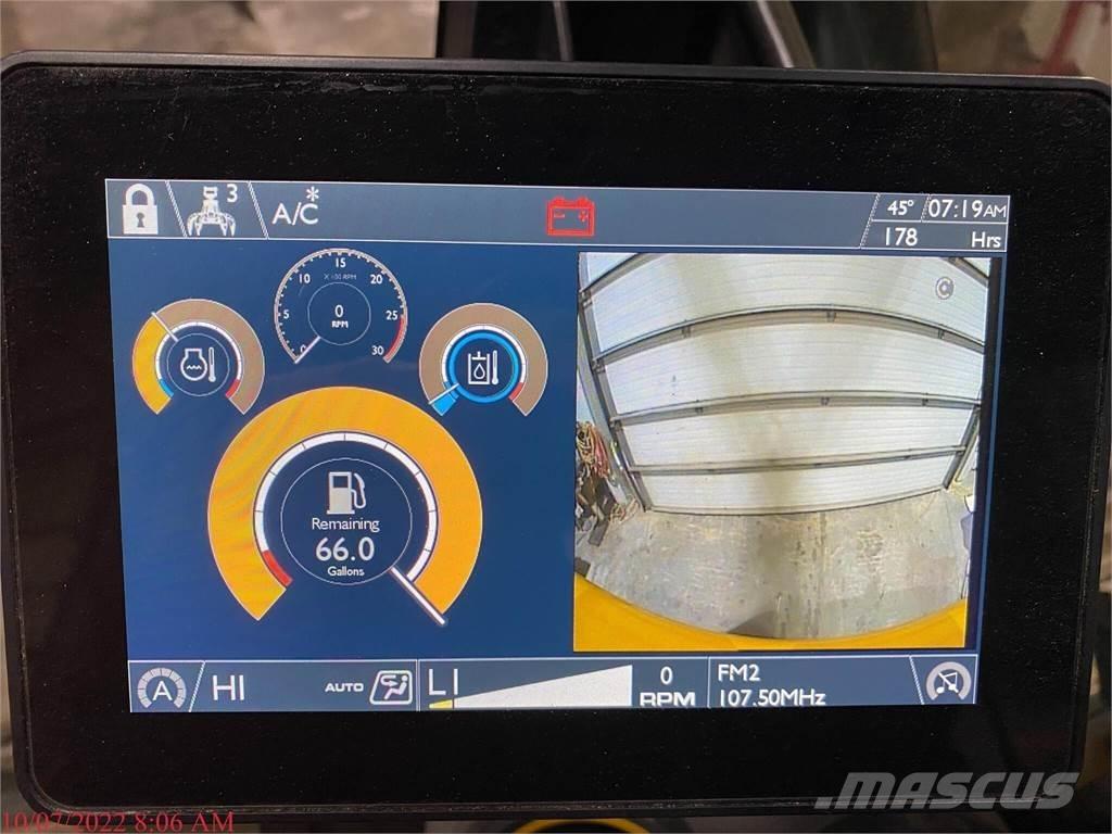 JCB 131X LC حفارات زحافة