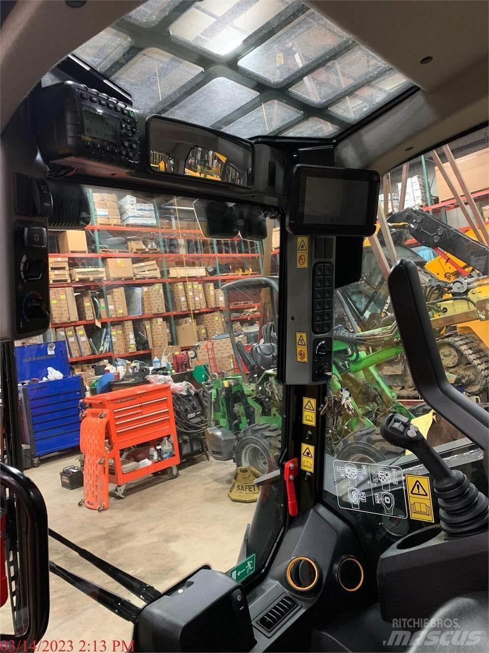 JCB 2TS-7T لوادر انزلاقية التوجيه