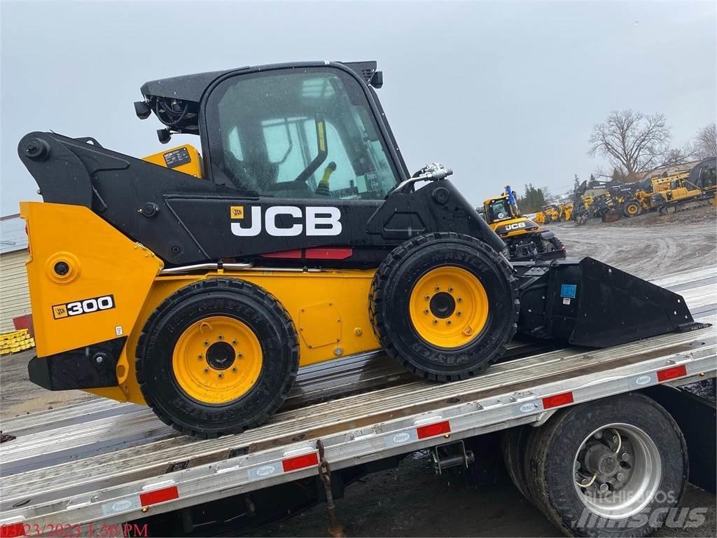 JCB 300 لوادر انزلاقية التوجيه