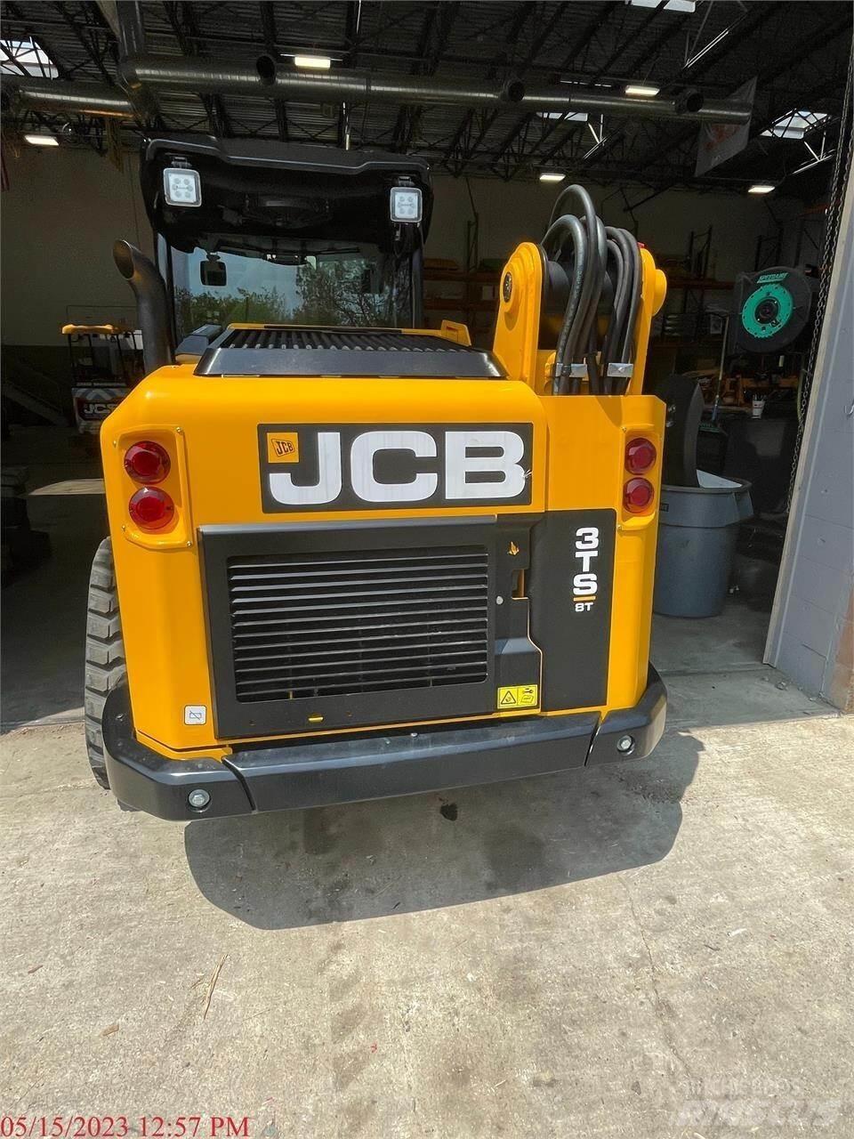 JCB 3TS-8T لوادر انزلاقية التوجيه