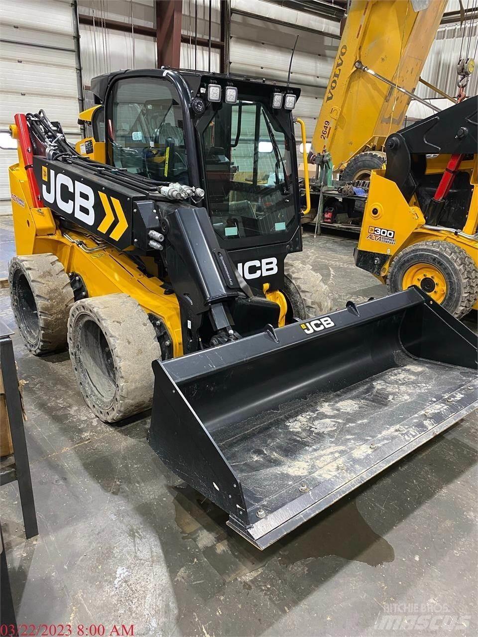JCB 3TS-8W لوادر انزلاقية التوجيه