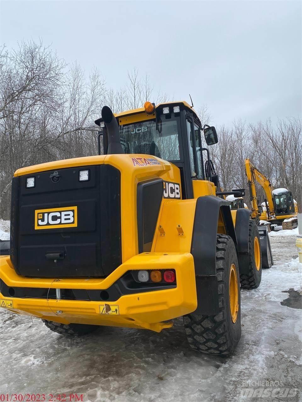 JCB 437HT لوادر بعجل