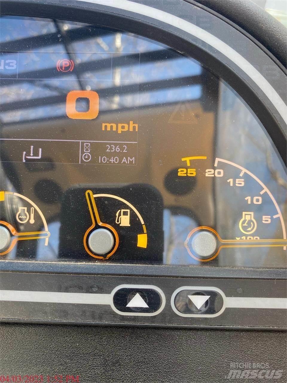 JCB 506-23TC مناولات متداخلة